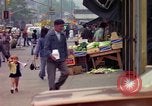 Immagine di Persone ed edifici nella città di New York New York City USA, 1976, secondo 28 filmato di repertorio 65675032059