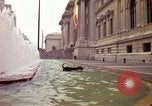 Immagine di Persone ed edifici New York City USA, 1976, secondo 10 filmato di repertorio 65675032060