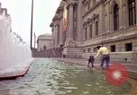 Immagine di Persone ed edifici New York City USA, 1976, secondo 13 filmato di repertorio 65675032060