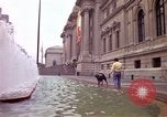 Immagine di Persone ed edifici New York City USA, 1976, secondo 15 filmato di repertorio 65675032060