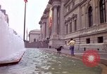 Immagine di Persone ed edifici New York City USA, 1976, secondo 18 filmato di repertorio 65675032060