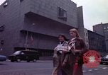 Immagine di Persone ed edifici New York City USA, 1976, secondo 56 filmato di repertorio 65675032060
