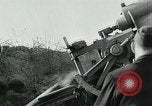 Immagine di Le forze tedesche la difesa contro i sovietici durante l offensiva di Riga Lettonia, 1944, secondo 12 filmato di repertorio 65675032096