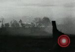 Immagine di Le forze tedesche la difesa contro i sovietici durante l offensiva di Riga Lettonia, 1944, secondo 27 filmato di repertorio 65675032096