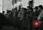 Image 'échange de prisonniers de guerre fin Seconde Guerre Mondiale France, 1945, de la seconde 10 séquences d'archives historiques vidéo 65675032098