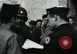 Image 'échange de prisonniers de guerre fin Seconde Guerre Mondiale France, 1945, de la seconde 12 séquences d'archives historiques vidéo 65675032098
