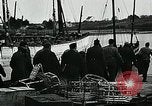 Image 'échange de prisonniers de guerre fin Seconde Guerre Mondiale France, 1945, de la seconde 19 séquences d'archives historiques vidéo 65675032098