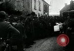 Image 'échange de prisonniers de guerre fin Seconde Guerre Mondiale France, 1945, de la seconde 30 séquences d'archives historiques vidéo 65675032098