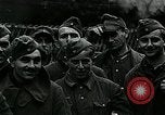 Image 'échange de prisonniers de guerre fin Seconde Guerre Mondiale France, 1945, de la seconde 32 séquences d'archives historiques vidéo 65675032098
