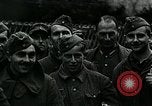 Image 'échange de prisonniers de guerre fin Seconde Guerre Mondiale France, 1945, de la seconde 33 séquences d'archives historiques vidéo 65675032098