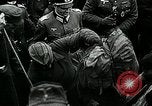 Image 'échange de prisonniers de guerre fin Seconde Guerre Mondiale France, 1945, de la seconde 38 séquences d'archives historiques vidéo 65675032098