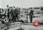 Standbild Schlacht von Arras Frankreich, 1918, aus Sekunde 35 historischem Filmmaterial Videoclip 65675032103