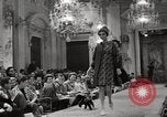 Image Fashion show Florence Italie, 1967, de la seconde 42 séquences d'archives historiques vidéo 65675032125