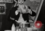Image clown formation la concurrence New York United States USA, 1967, de la seconde 10 séquences d'archives historiques vidéo 65675032126