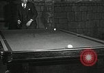 Immagine di Il mondo in tasca Campionato di biliardo New York United States USA, 1930, secondo 26 filmato di repertorio 65675032153