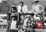 Immagine di Annuale cavallo selvatico round up Hayward California USA, 1930, secondo 49 filmato di repertorio 65675032154