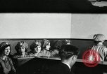 Image femmes livrent des télégrammes New York United States USA, 1930, de la seconde 14 séquences d'archives historiques vidéo 65675032159