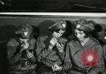 Image femmes livrent des télégrammes New York United States USA, 1930, de la seconde 19 séquences d'archives historiques vidéo 65675032159