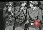 Image femmes livrent des télégrammes New York United States USA, 1930, de la seconde 20 séquences d'archives historiques vidéo 65675032159