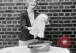 Immagine di Ragazza bionda New York United States USA, 1930, secondo 19 filmato di repertorio 65675032161