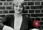 Immagine di Ragazza bionda New York United States USA, 1930, secondo 26 filmato di repertorio 65675032161