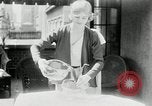 Immagine di Ragazza bionda New York United States USA, 1930, secondo 48 filmato di repertorio 65675032161