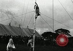 Image air stunts Colwyn Bay Royaume-Uni, 1930, de la seconde 7 séquences d'archives historiques vidéo 65675032162