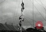 Image air stunts Colwyn Bay Royaume-Uni, 1930, de la seconde 11 séquences d'archives historiques vidéo 65675032162