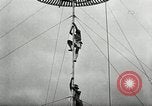 Image air stunts Colwyn Bay Royaume-Uni, 1930, de la seconde 14 séquences d'archives historiques vidéo 65675032162