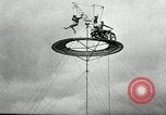 Image air stunts Colwyn Bay Royaume-Uni, 1930, de la seconde 18 séquences d'archives historiques vidéo 65675032162