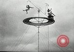 Image air stunts Colwyn Bay Royaume-Uni, 1930, de la seconde 19 séquences d'archives historiques vidéo 65675032162