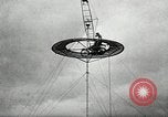 Image air stunts Colwyn Bay Royaume-Uni, 1930, de la seconde 26 séquences d'archives historiques vidéo 65675032162