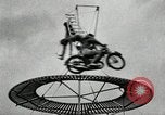 Image air stunts Colwyn Bay Royaume-Uni, 1930, de la seconde 32 séquences d'archives historiques vidéo 65675032162