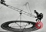 Image air stunts Colwyn Bay Royaume-Uni, 1930, de la seconde 44 séquences d'archives historiques vidéo 65675032162