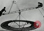 Image air stunts Colwyn Bay Royaume-Uni, 1930, de la seconde 46 séquences d'archives historiques vidéo 65675032162