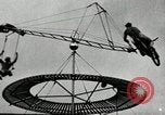 Image air stunts Colwyn Bay Royaume-Uni, 1930, de la seconde 60 séquences d'archives historiques vidéo 65675032162