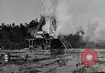 Immagine di La trivellazione petrolifera derrick United States USA, 1940, secondo 10 filmato di repertorio 65675032168