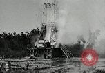 Immagine di La trivellazione petrolifera derrick United States USA, 1940, secondo 11 filmato di repertorio 65675032168