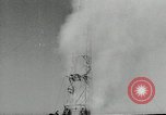 Immagine di La trivellazione petrolifera derrick United States USA, 1940, secondo 16 filmato di repertorio 65675032168