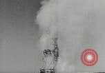 Immagine di La trivellazione petrolifera derrick United States USA, 1940, secondo 17 filmato di repertorio 65675032168