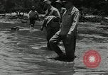 Standbild General Douglas MacArthur Leyte Philippinen, 1944, aus Sekunde 9 historischem Filmmaterial Videoclip 65675032173