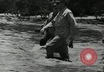 Standbild General Douglas MacArthur Leyte Philippinen, 1944, aus Sekunde 10 historischem Filmmaterial Videoclip 65675032173