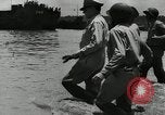 Standbild General Douglas MacArthur Leyte Philippinen, 1944, aus Sekunde 15 historischem Filmmaterial Videoclip 65675032173