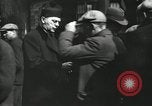 Standbild Arbeitslosigkeit Krise während der Großen Depression New York City USA, 1930, aus Sekunde 12 historischem Filmmaterial Videoclip 65675032192
