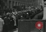Standbild Arbeitslosigkeit Krise während der Großen Depression New York City USA, 1930, aus Sekunde 15 historischem Filmmaterial Videoclip 65675032192