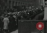Standbild Arbeitslosigkeit Krise während der Großen Depression New York City USA, 1930, aus Sekunde 17 historischem Filmmaterial Videoclip 65675032192