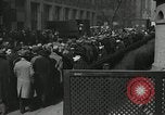 Standbild Arbeitslosigkeit Krise während der Großen Depression New York City USA, 1930, aus Sekunde 18 historischem Filmmaterial Videoclip 65675032192