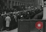 Standbild Arbeitslosigkeit Krise während der Großen Depression New York City USA, 1930, aus Sekunde 19 historischem Filmmaterial Videoclip 65675032192