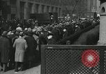 Standbild Arbeitslosigkeit Krise während der Großen Depression New York City USA, 1930, aus Sekunde 20 historischem Filmmaterial Videoclip 65675032192