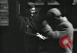 Standbild Arbeitslosigkeit Krise während der Großen Depression New York City USA, 1930, aus Sekunde 22 historischem Filmmaterial Videoclip 65675032192
